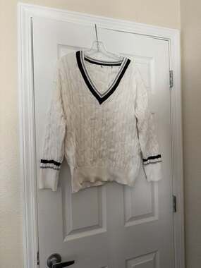 Forever 21 Women's Ivory Striped Trim Cable Knit V-Neck Cricket Sweater
